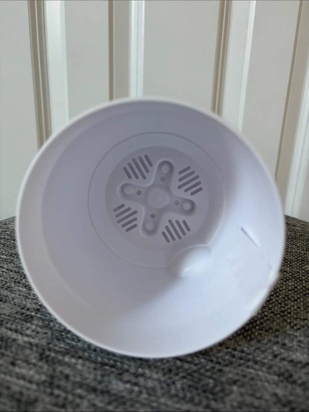 Target White Self-Watering Planter 3.8 in H x 4 in W x 4 in D 2pk